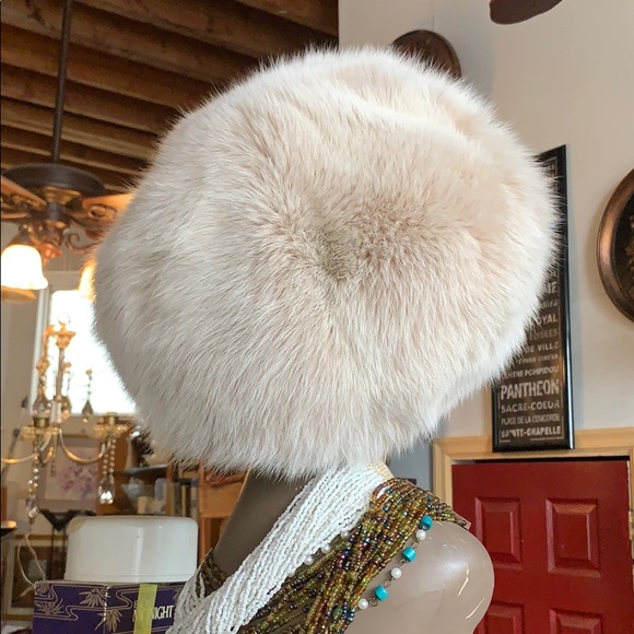 Fox Fur hat - Picture 5 of 6